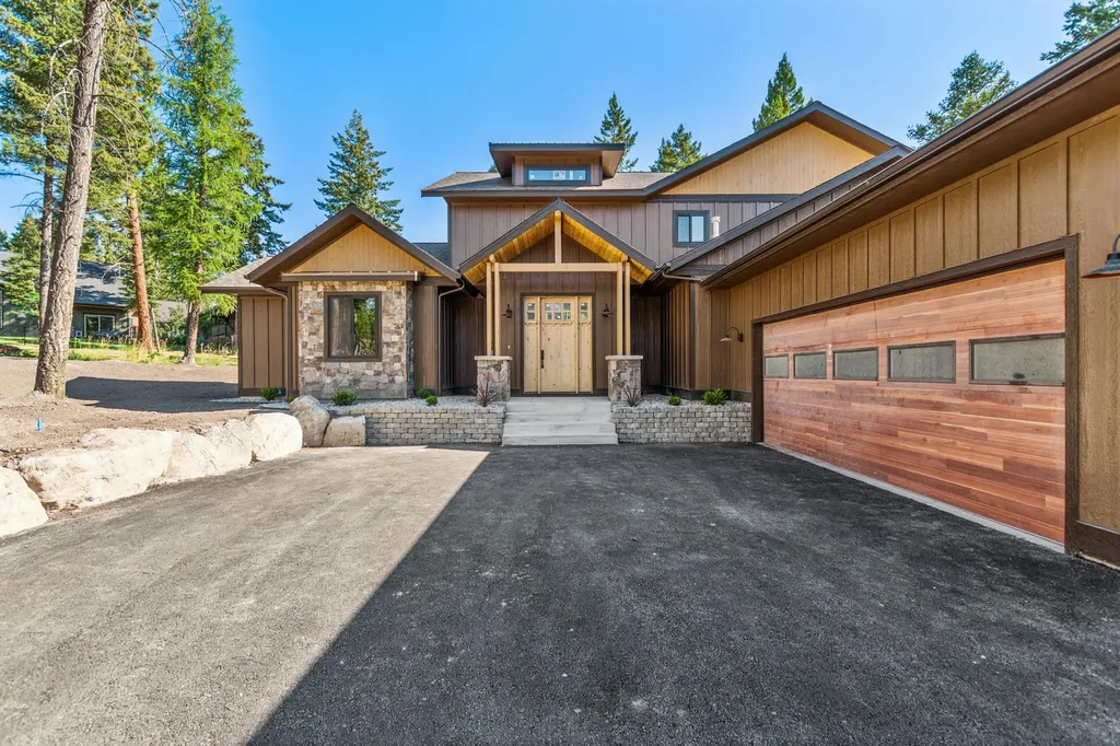 316 Spurwing Loop Lakeside MT 59922