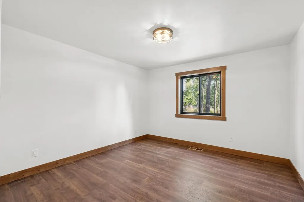 316 Spurwing Loop Lakeside MT 59922