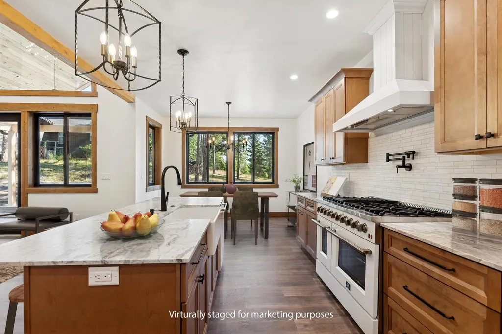 316 Spurwing Loop Lakeside MT 59922