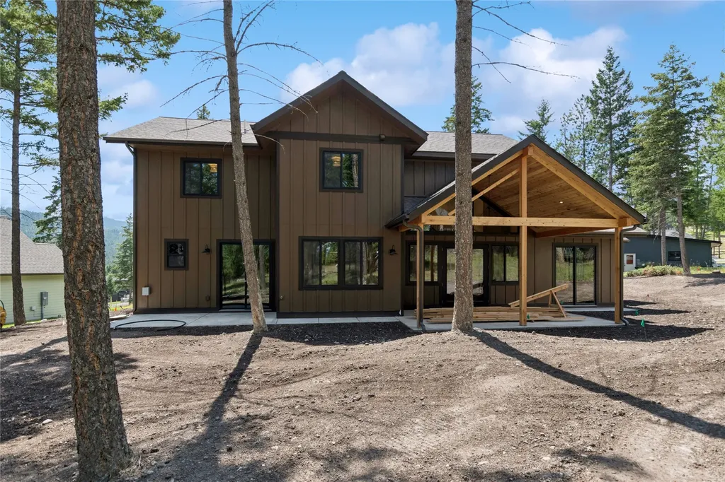 316 Spurwing Loop Lakeside MT 59922