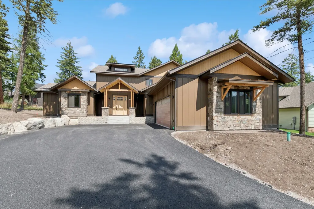 316 Spurwing Loop Lakeside MT 59922