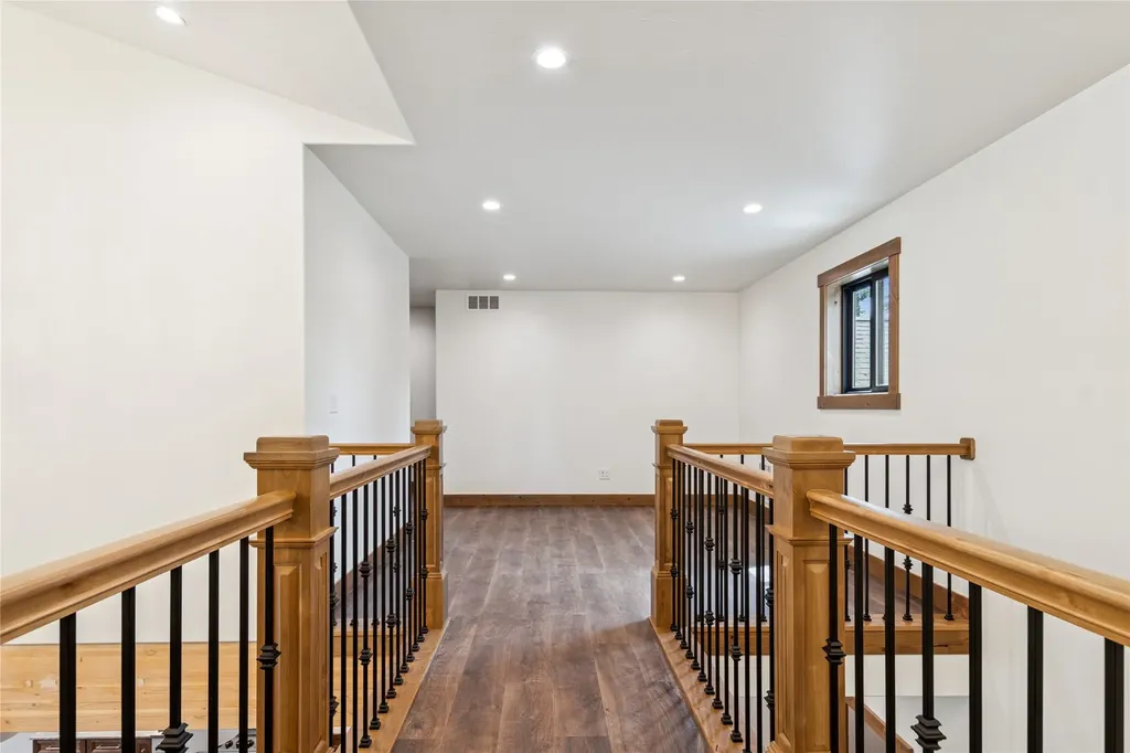 316 Spurwing Loop Lakeside MT 59922