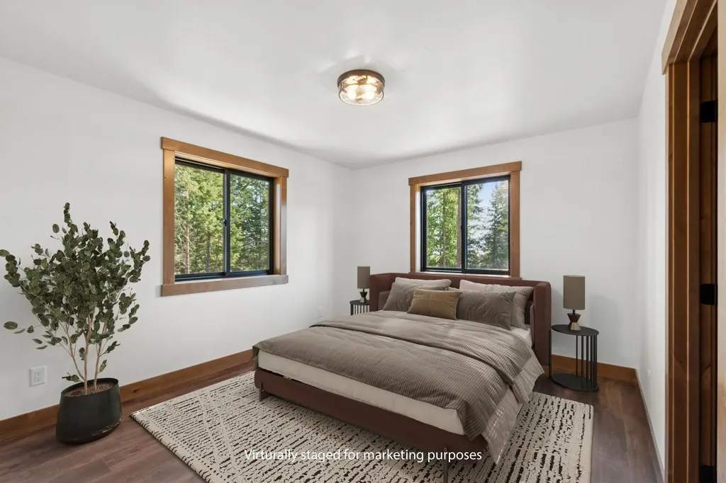 316 Spurwing Loop Lakeside MT 59922