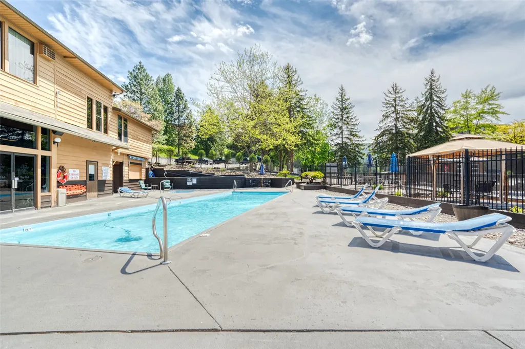 180 Vista Lane Bigfork MT 59911