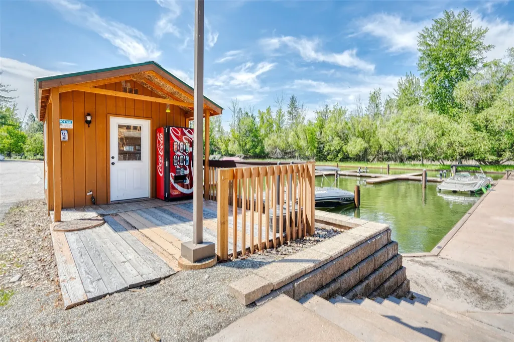 180 Vista Lane Bigfork MT 59911