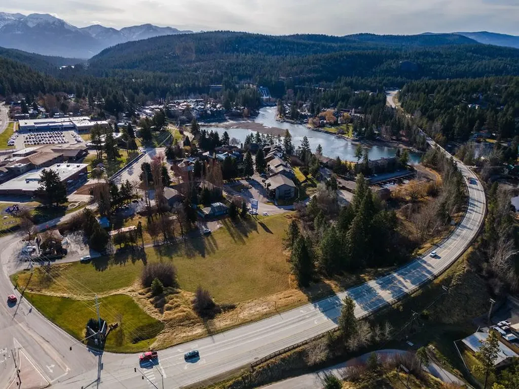 180 Vista Lane Bigfork MT 59911