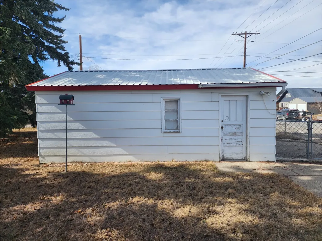 146 3rd Avenue NW Cut Bank MT 59427