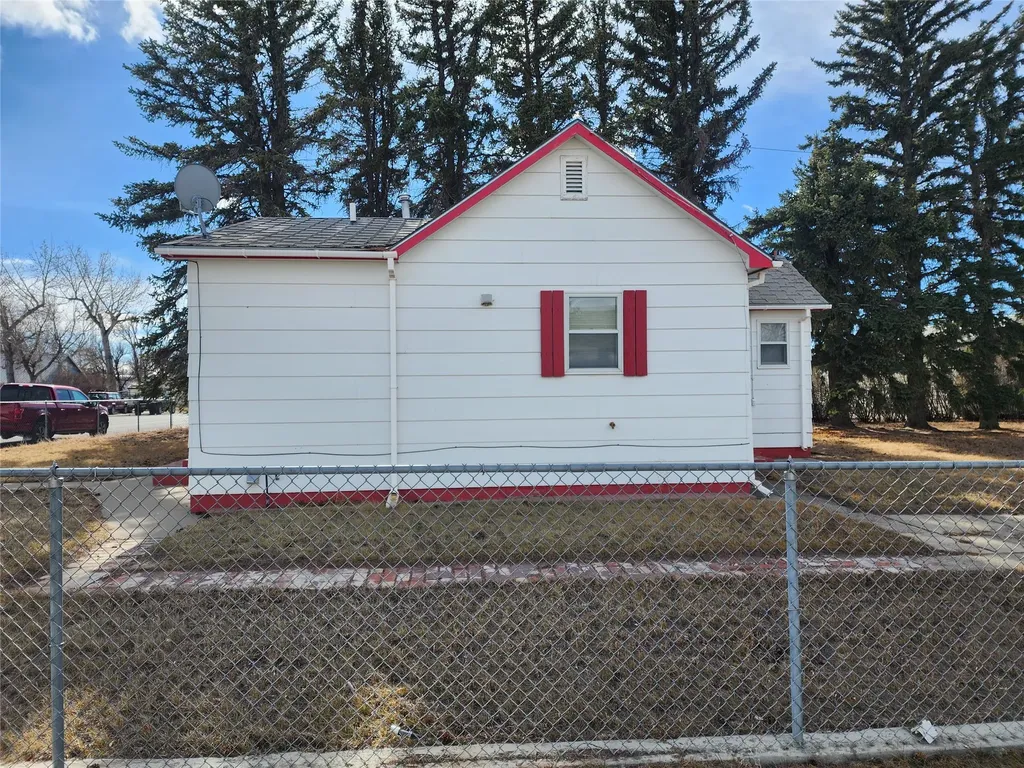 146 3rd Avenue NW Cut Bank MT 59427