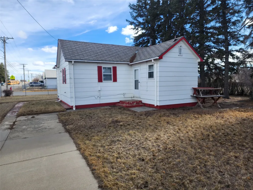 146 3rd Avenue NW Cut Bank MT 59427