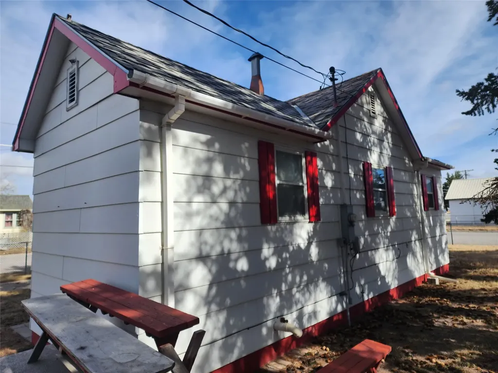 146 3rd Avenue NW Cut Bank MT 59427