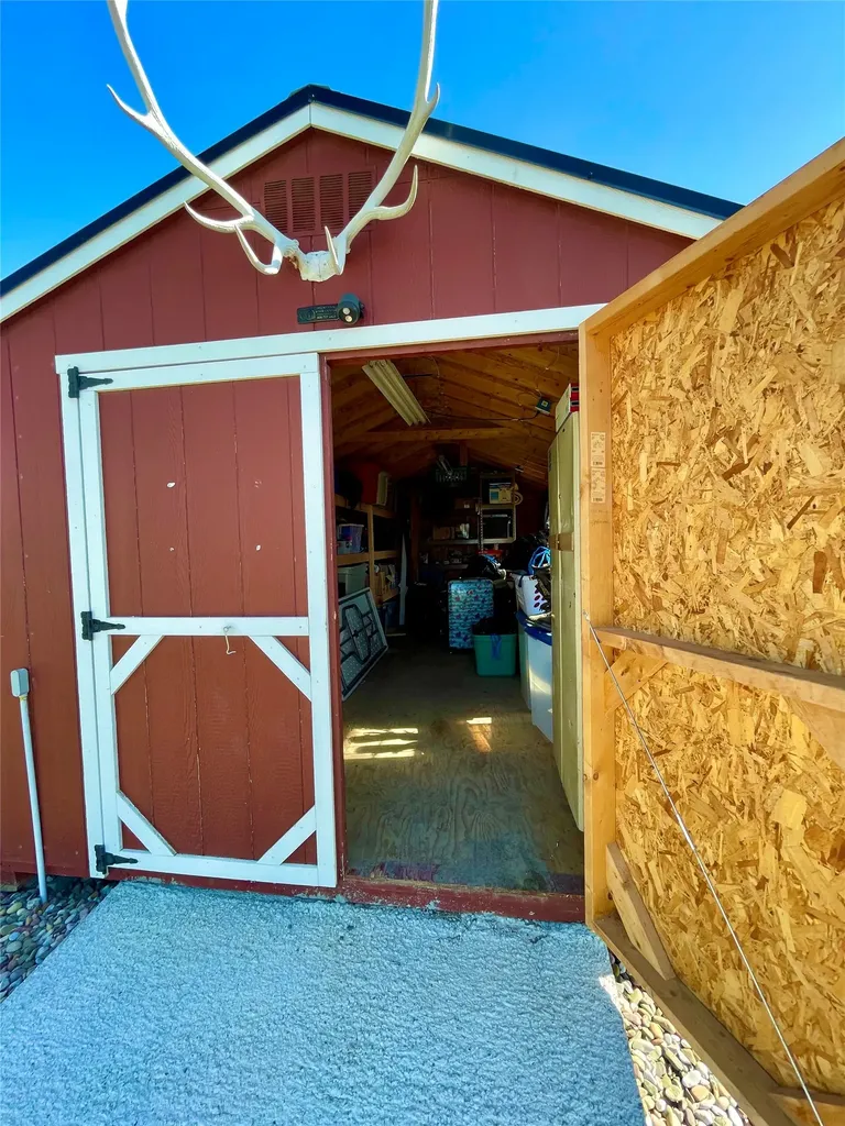 105 Mt-80 Fort Benton MT 59442