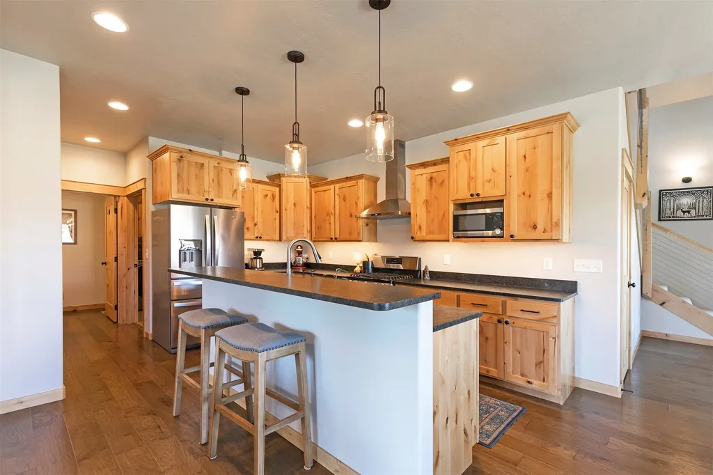 10 Lone Pine Trail Hamilton MT 59840
