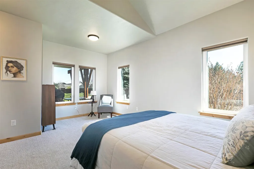 10 Lone Pine Trail Hamilton MT 59840