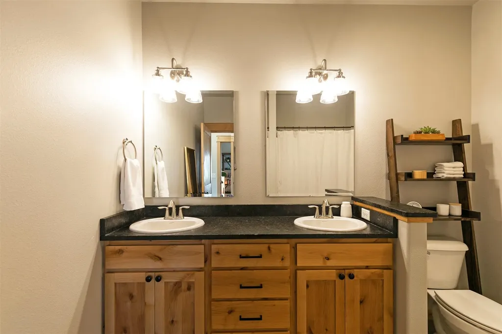 10 Lone Pine Trail Hamilton MT 59840