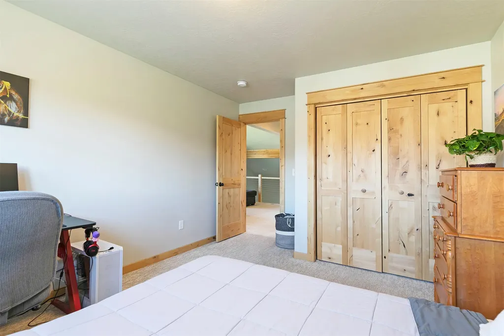 10 Lone Pine Trail Hamilton MT 59840