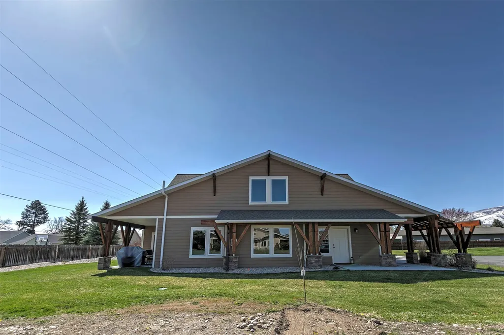 10 Lone Pine Trail Hamilton MT 59840