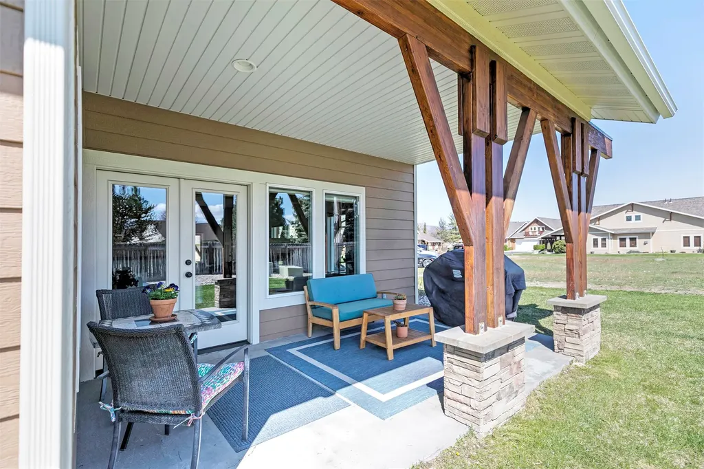 10 Lone Pine Trail Hamilton MT 59840