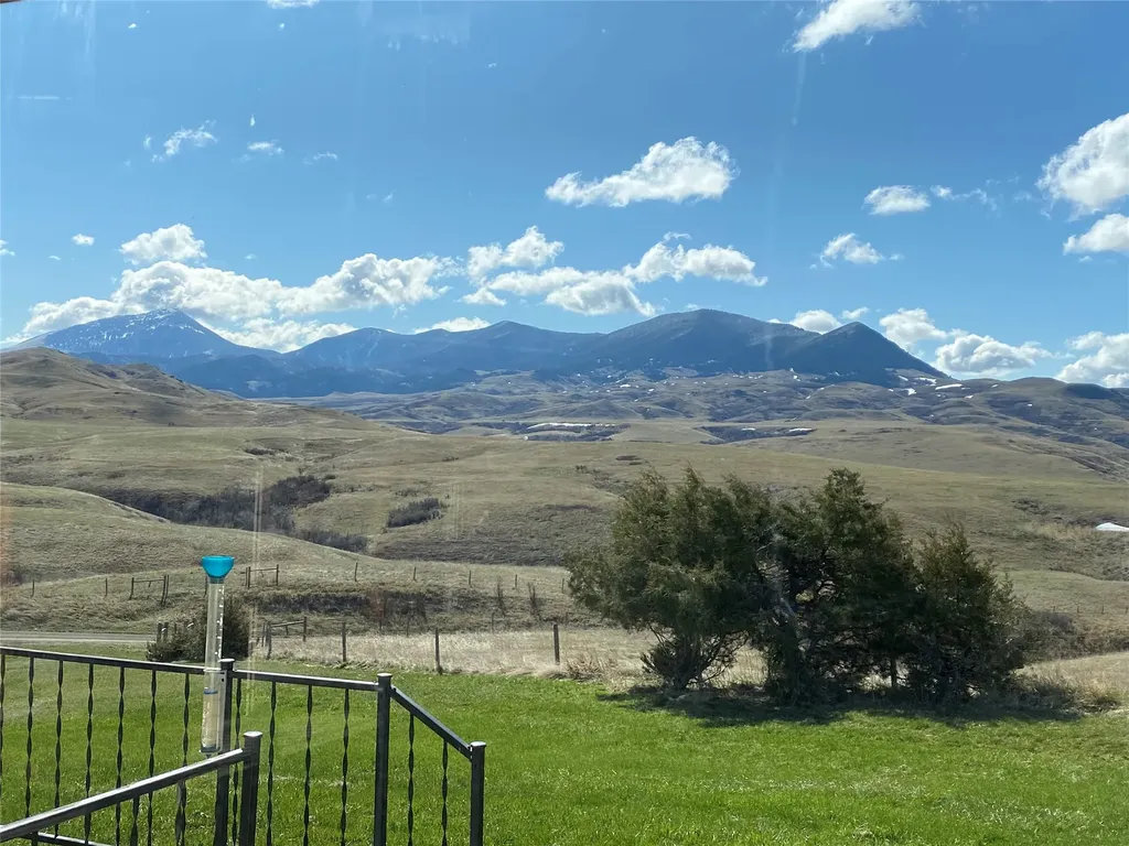 74 Burley Hill Road Belt MT 59412