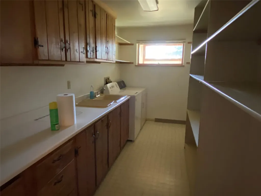 74 Burley Hill Road Belt MT 59412