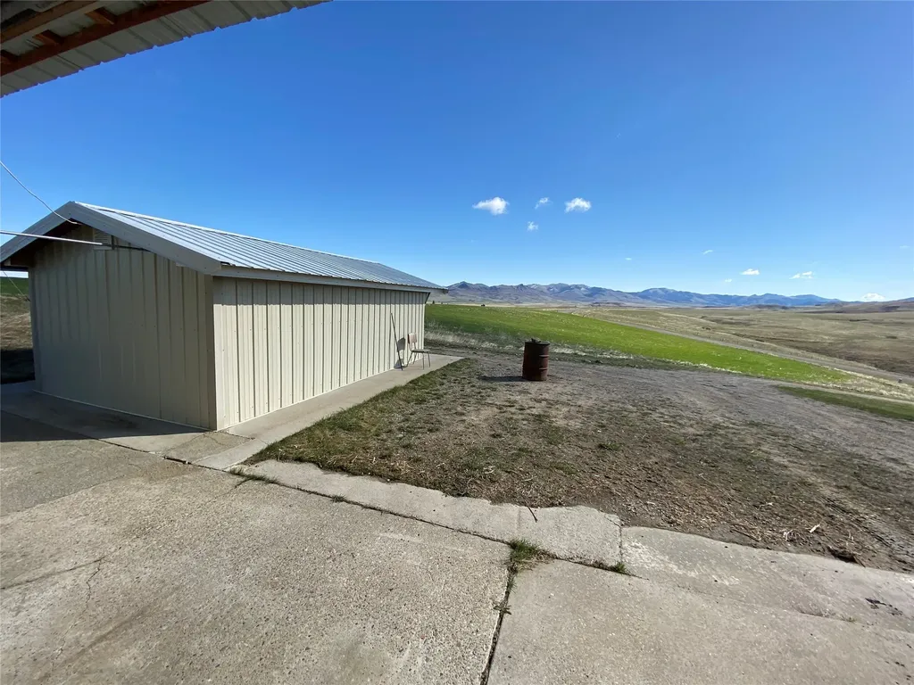 74 Burley Hill Road Belt MT 59412