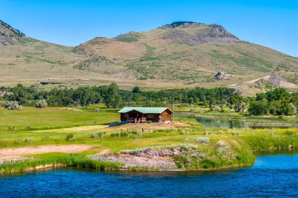 2107 Old Us Highway 91 Cascade MT 59421