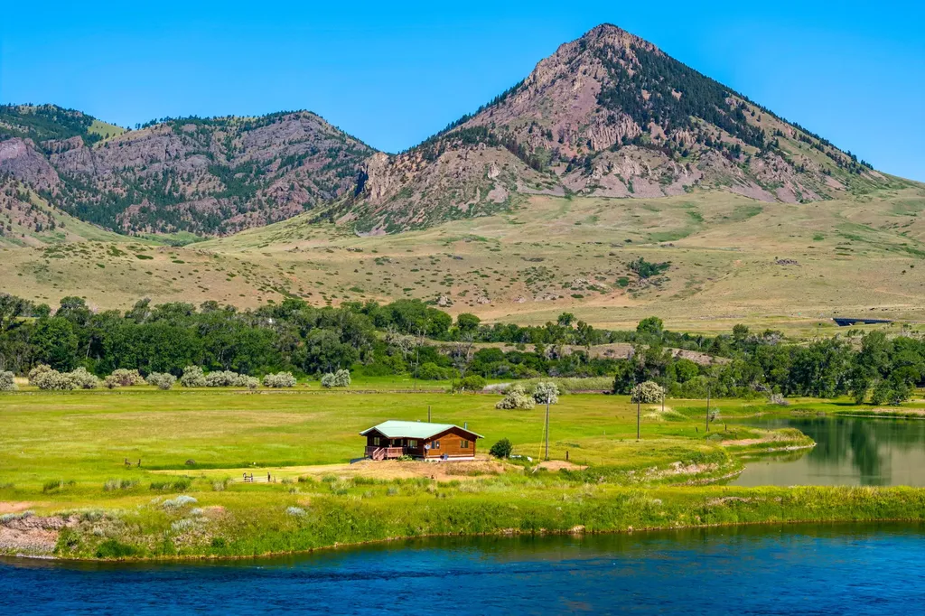 2107 Old Us Highway 91 Cascade MT 59421