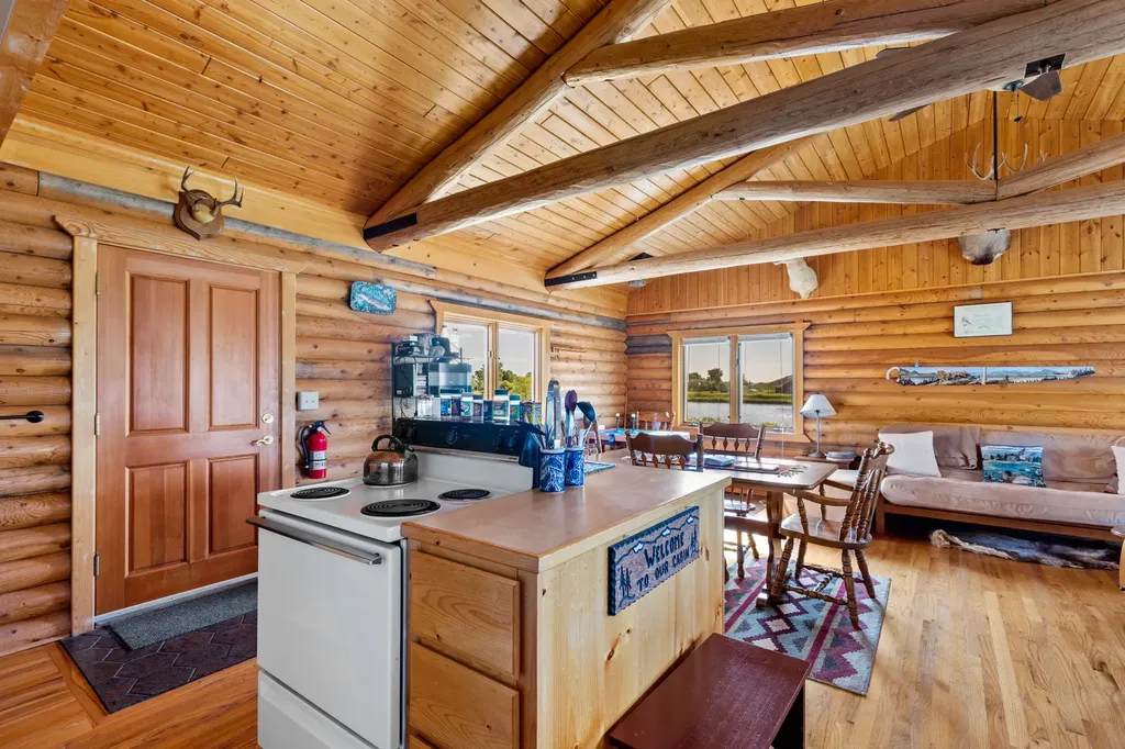 2107 Old Us Highway 91 Cascade MT 59421