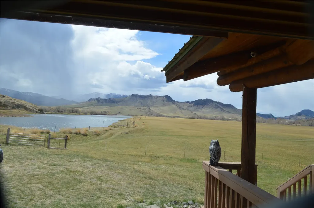 2107 Old Us Highway 91 Cascade MT 59421