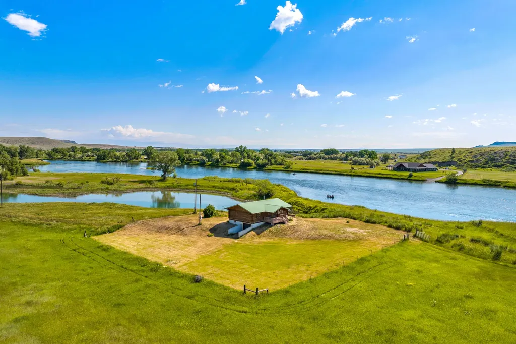 2107 Old Us Highway 91 Cascade MT 59421