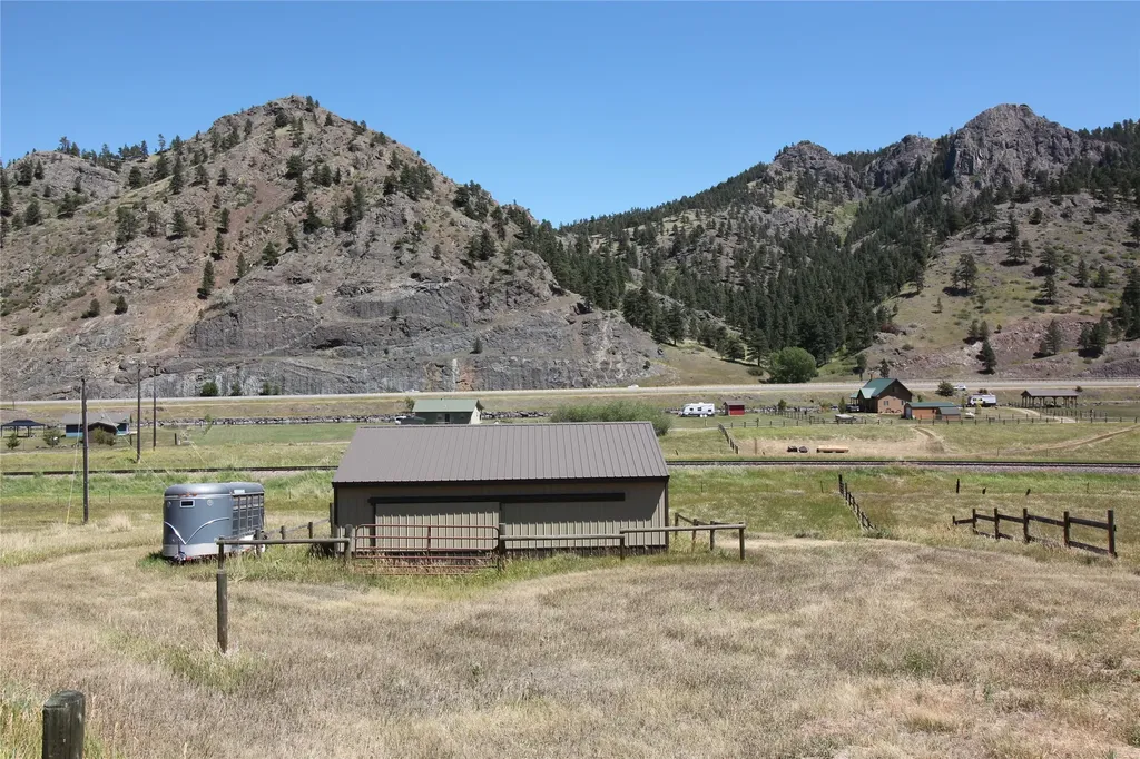 Lot 1 Block 3 Pioneer Trail Lane Cascade MT 59421