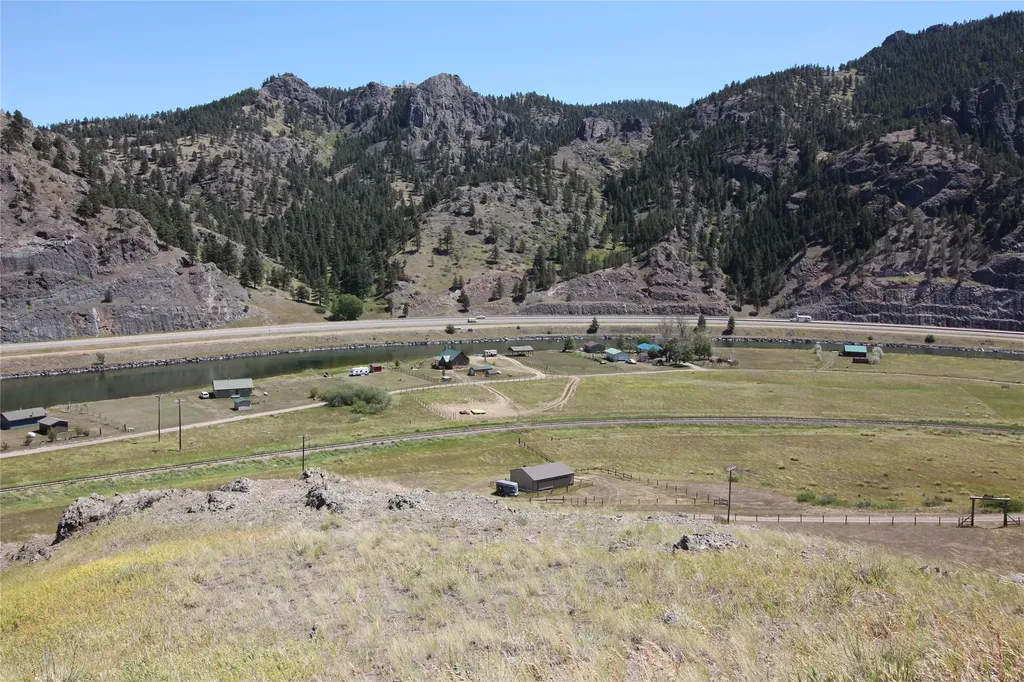 Lot 1 Block 3 Pioneer Trail Lane Cascade MT 59421