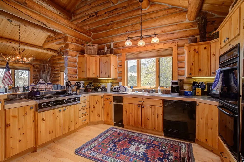 198 Meeteetse Trail Road Red Lodge MT 59068