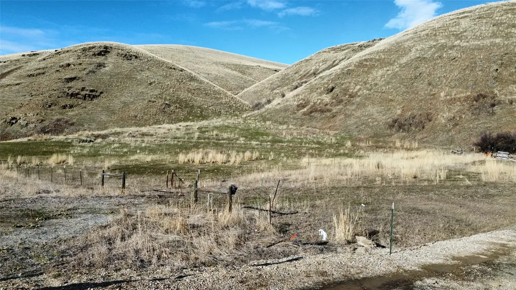 107 Mountain Road Plains MT 59859