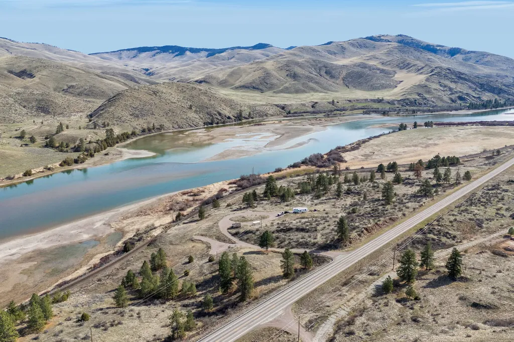 Lot 8a Mount Highway 200 Dixon MT 59831