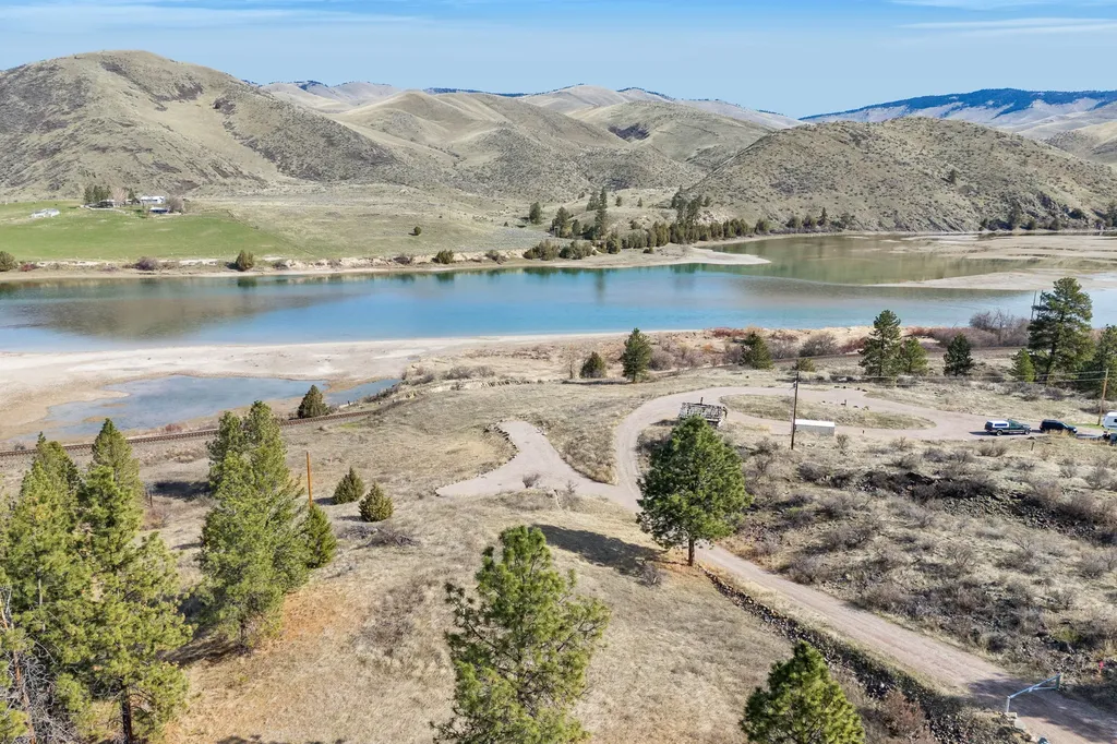 Lot 8a Mount Highway 200 Dixon MT 59831