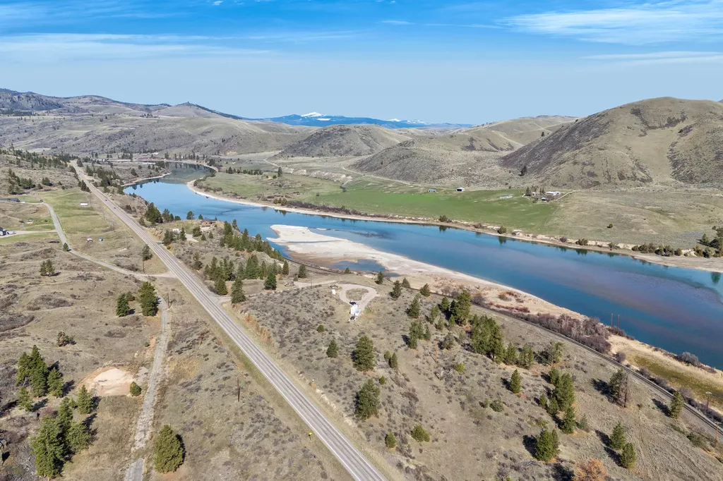 Lot 8a Mount Highway 200 Dixon MT 59831