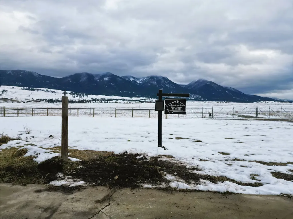 127 Lucky Lindy Lane Eureka MT 59917