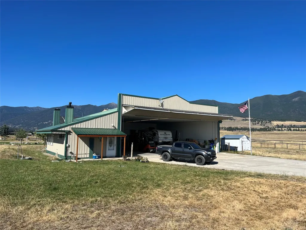 127 Lucky Lindy Lane Eureka MT 59917