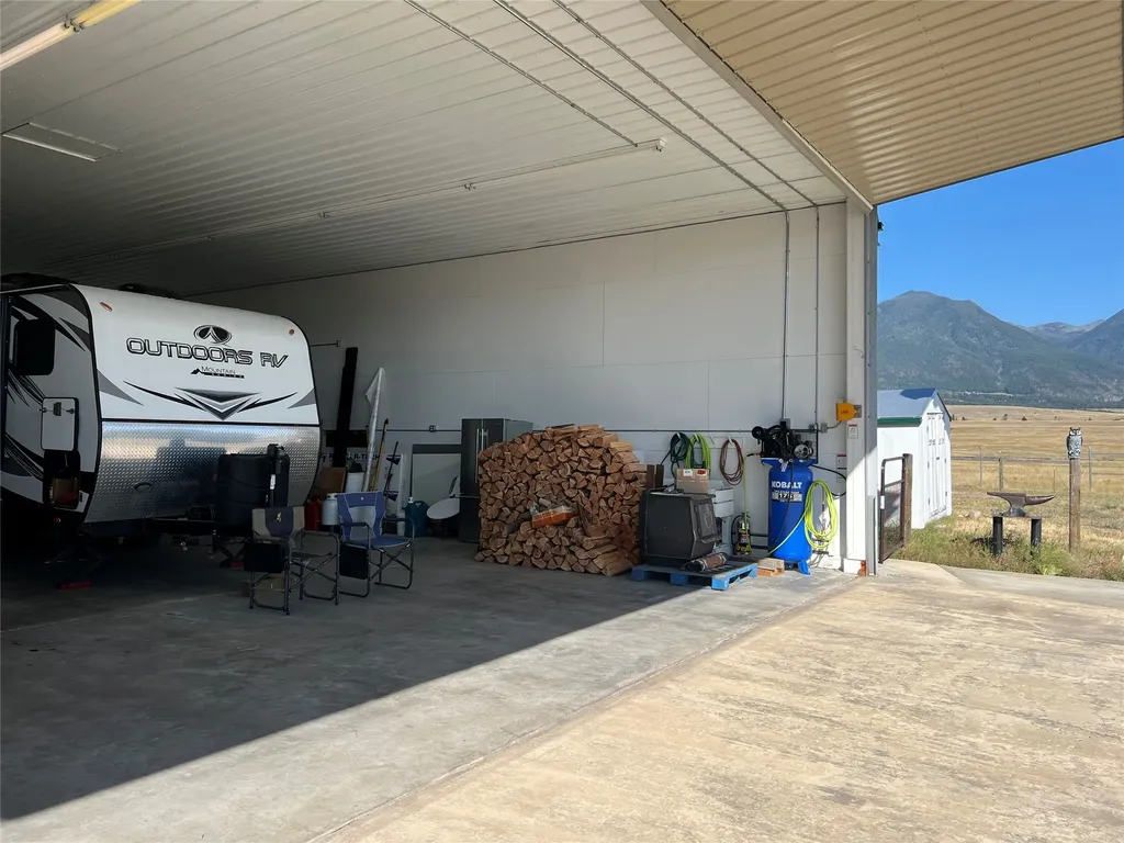 127 Lucky Lindy Lane Eureka MT 59917