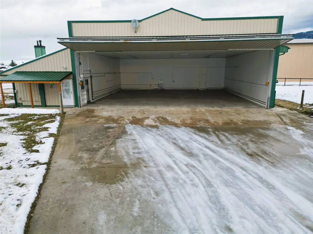 127 Lucky Lindy Lane Eureka MT 59917