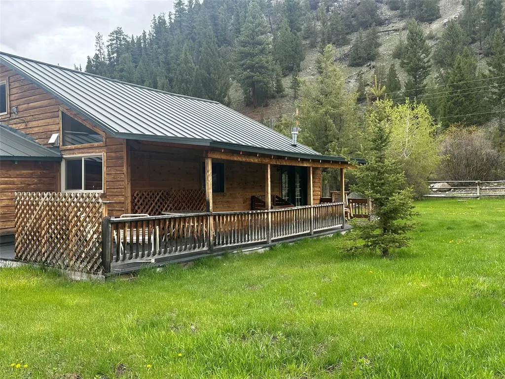 28 Princeton Road Philipsburg MT 59858