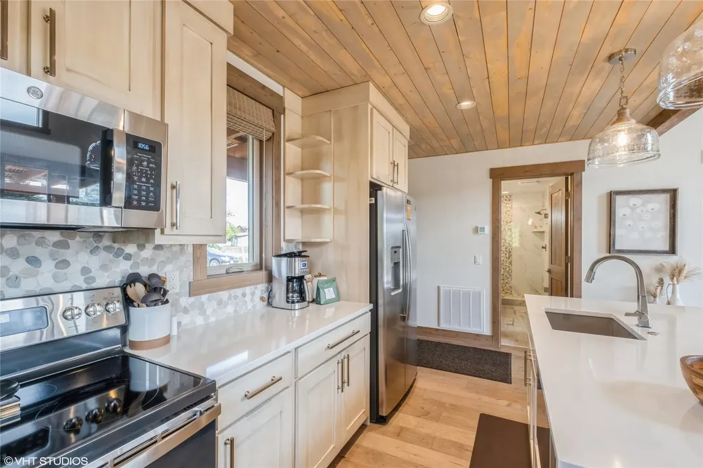 15 Haflinger Cottage Way Eureka MT 59917