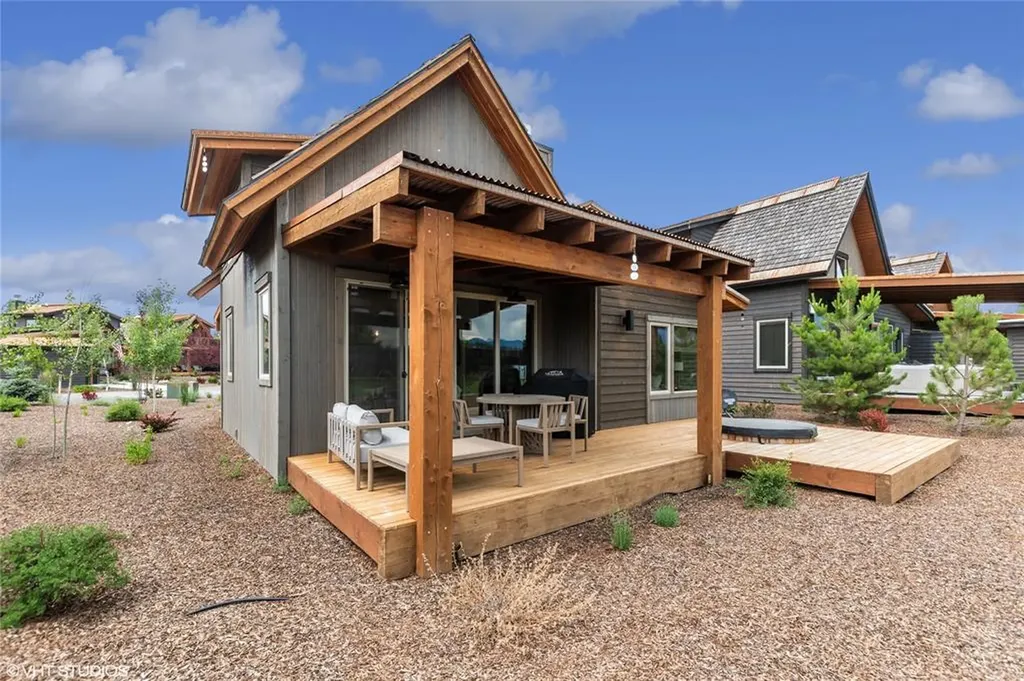 15 Haflinger Cottage Way Eureka MT 59917
