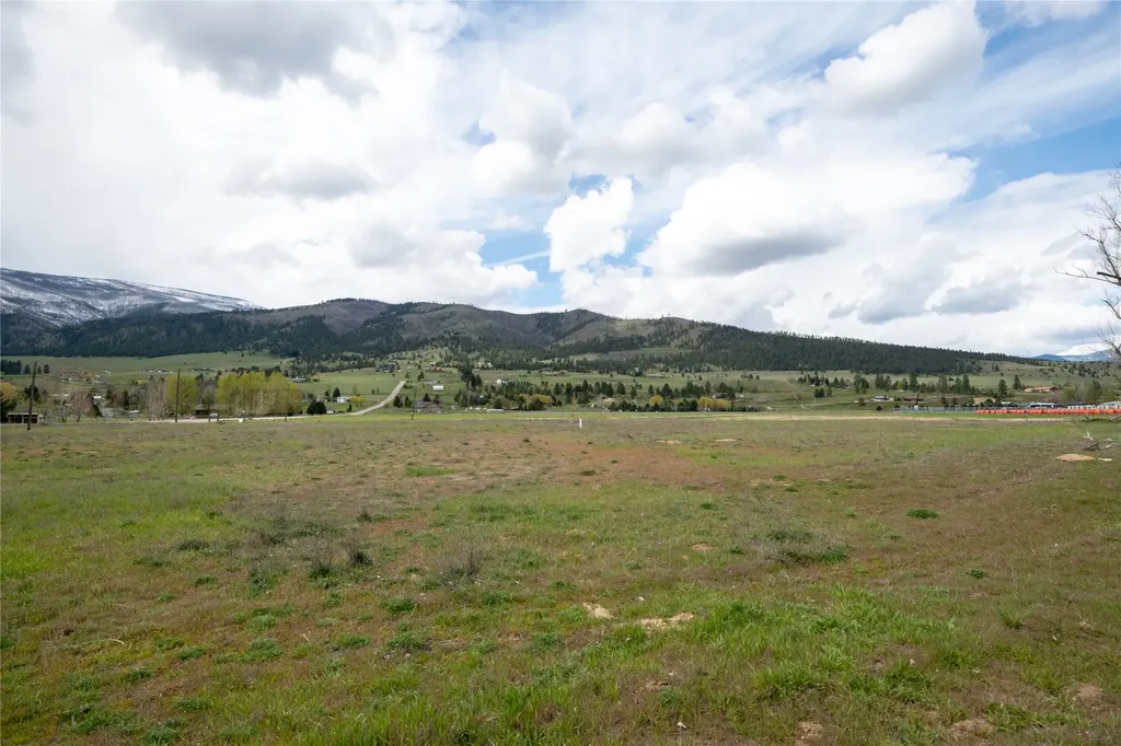 5800 Rowan Street Florence MT 59833