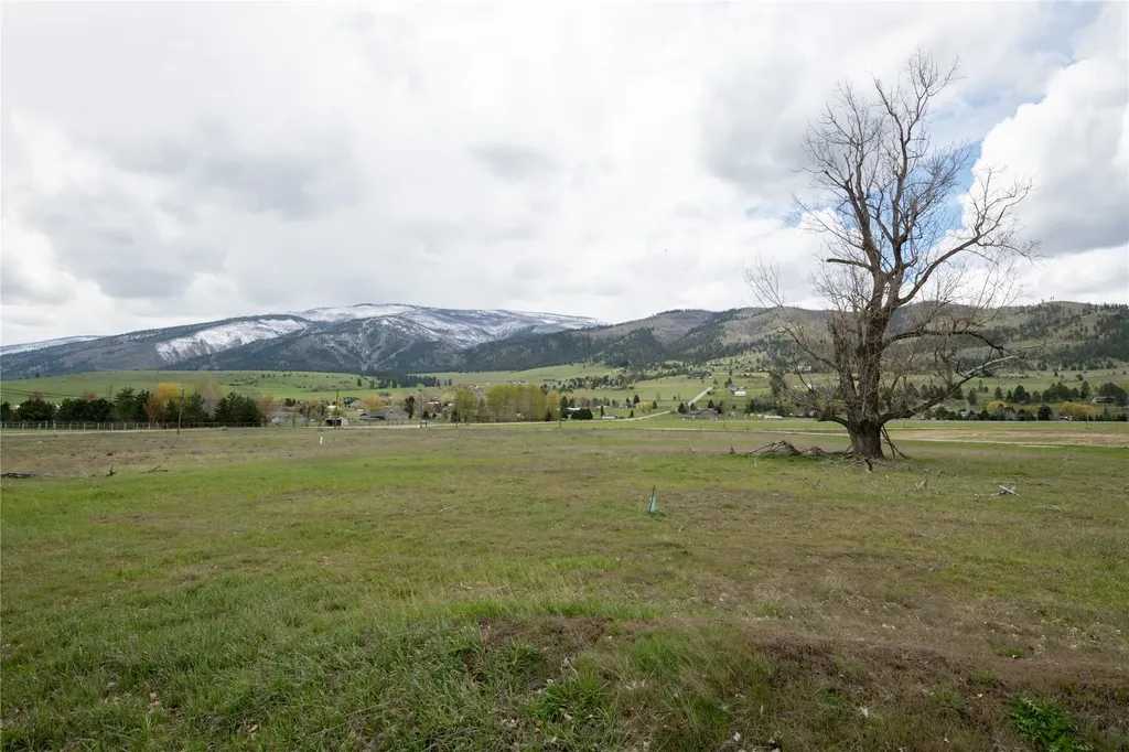 5800 Rowan Street Florence MT 59833