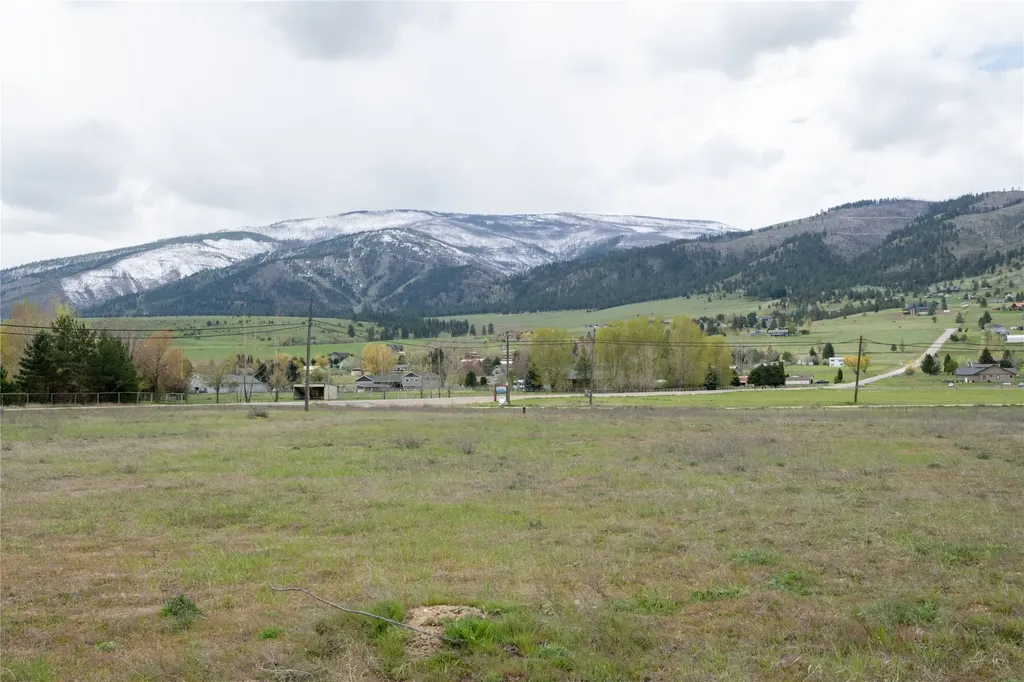 5800 Rowan Street Florence MT 59833