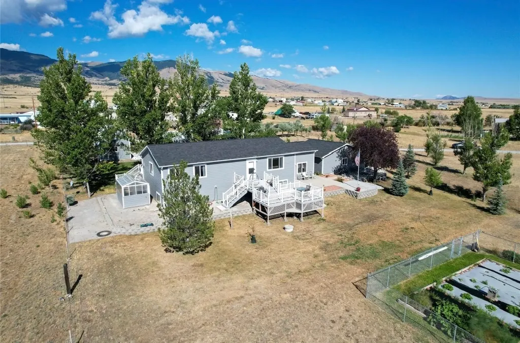 7 Strawberry Drive Townsend MT 59644
