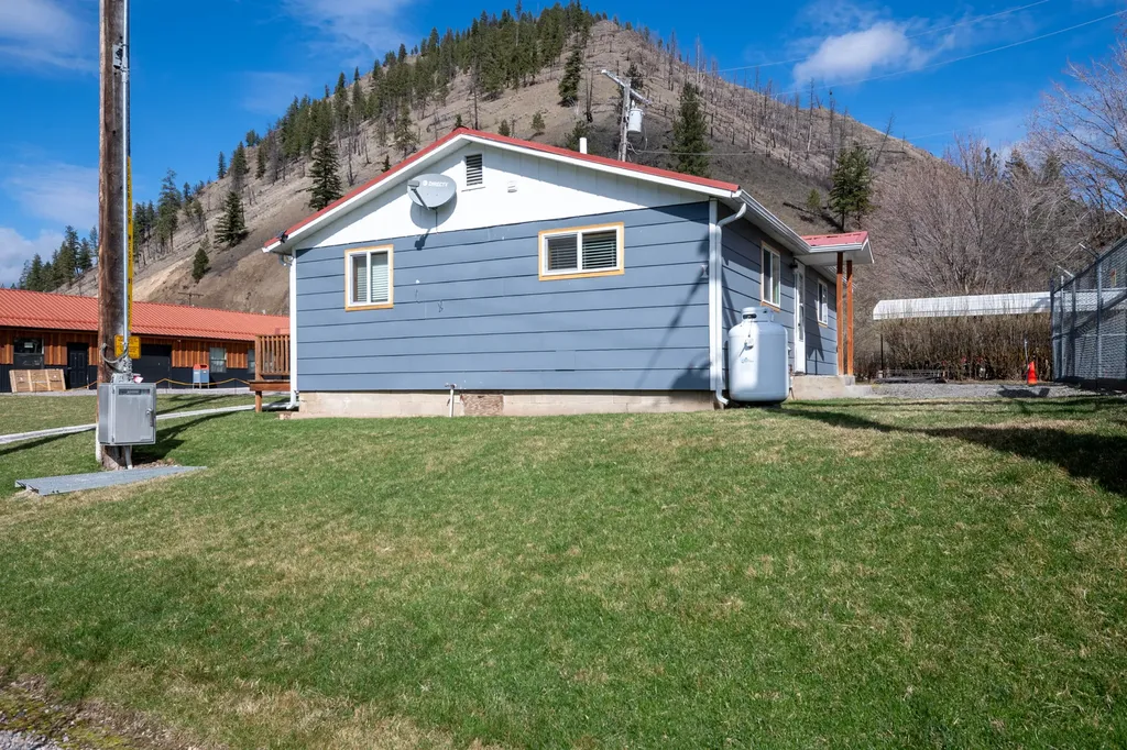84 Mullan Road W Superior MT 59872