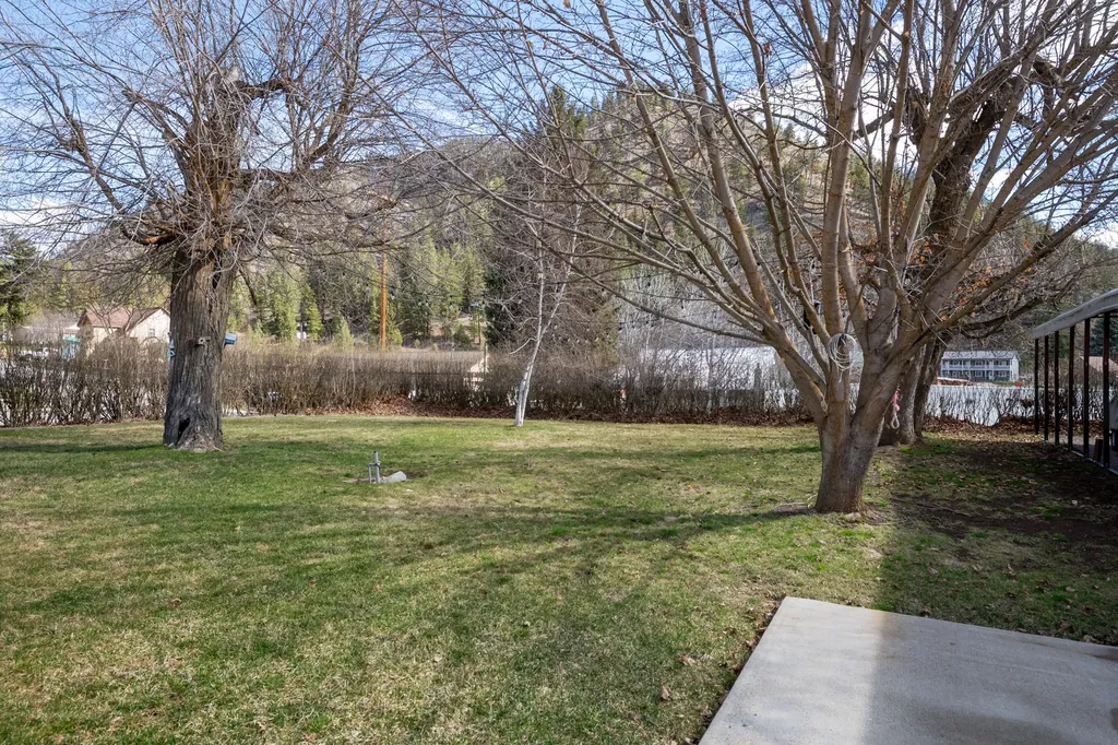 84 Mullan Road W Superior MT 59872