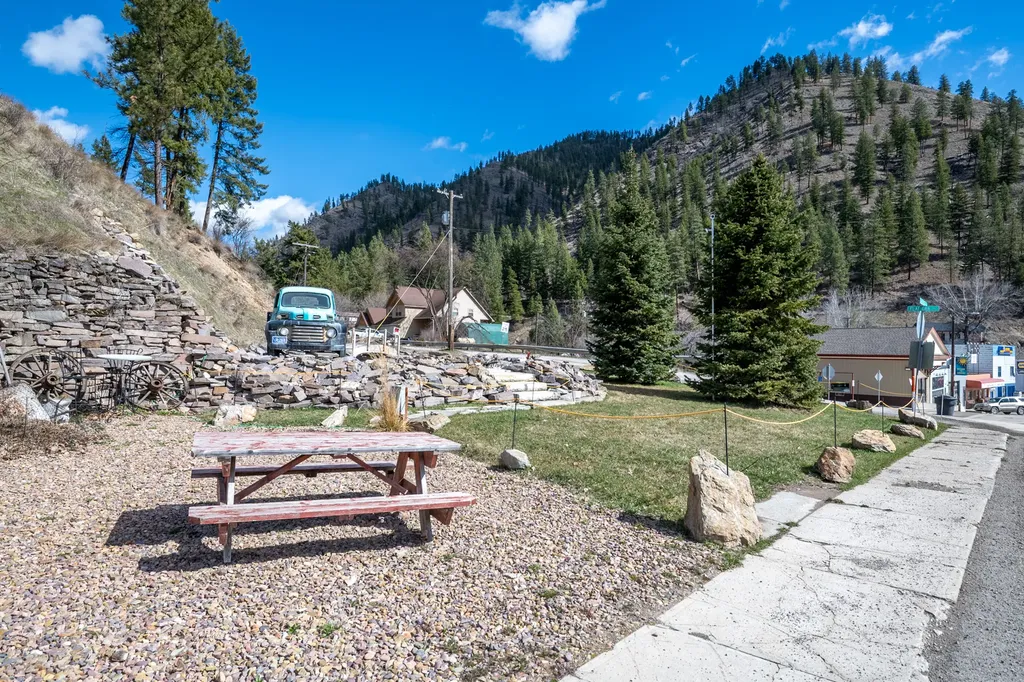 84 Mullan Road W Superior MT 59872